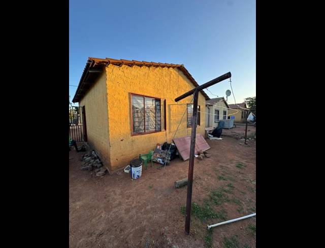 2 BEDROOM HOUSE FOR SALE IN SOSHANGUVE SOUTH